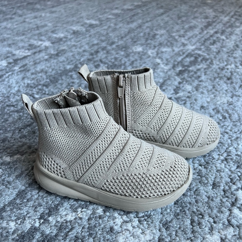 Zara Toddler Sock Style Sneaker Size 6.5